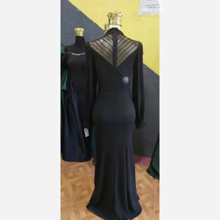 ماکسی مجلسی کرپ دالقیچ سنگدوزی شده مشکی مدل مانیا