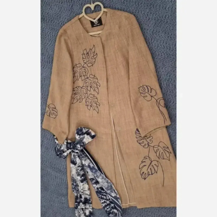 مانتو نیاز گلدوزی شده جنس شانتون اسلپ درجه یک مناسب تمام فصل ها