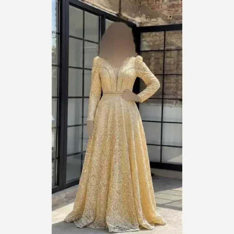 پیراهن مجلسی زنانه جنس شاین قد 150 با تور ژپون داخلی سایز بزرگ و رنگبندی